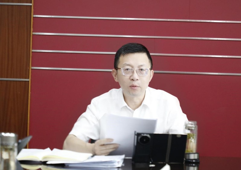 学校召开校党委理论学习中心组(...